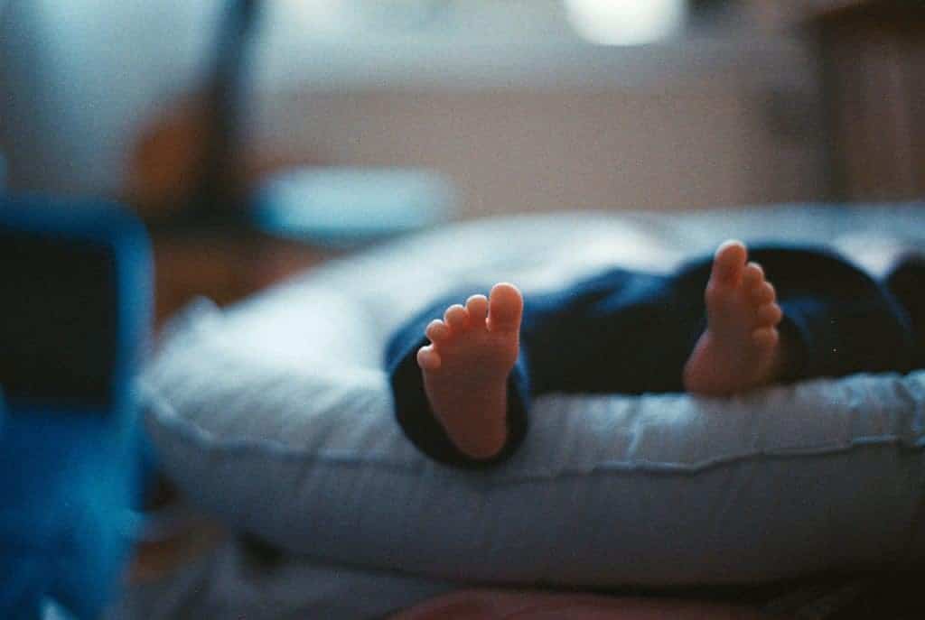 baby toes use swaddles