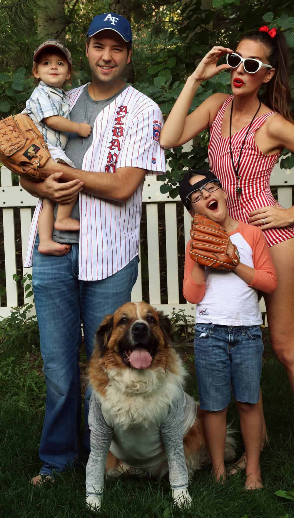 2024 Family Halloween Costumes Cute & Creative Family Costume Ideas