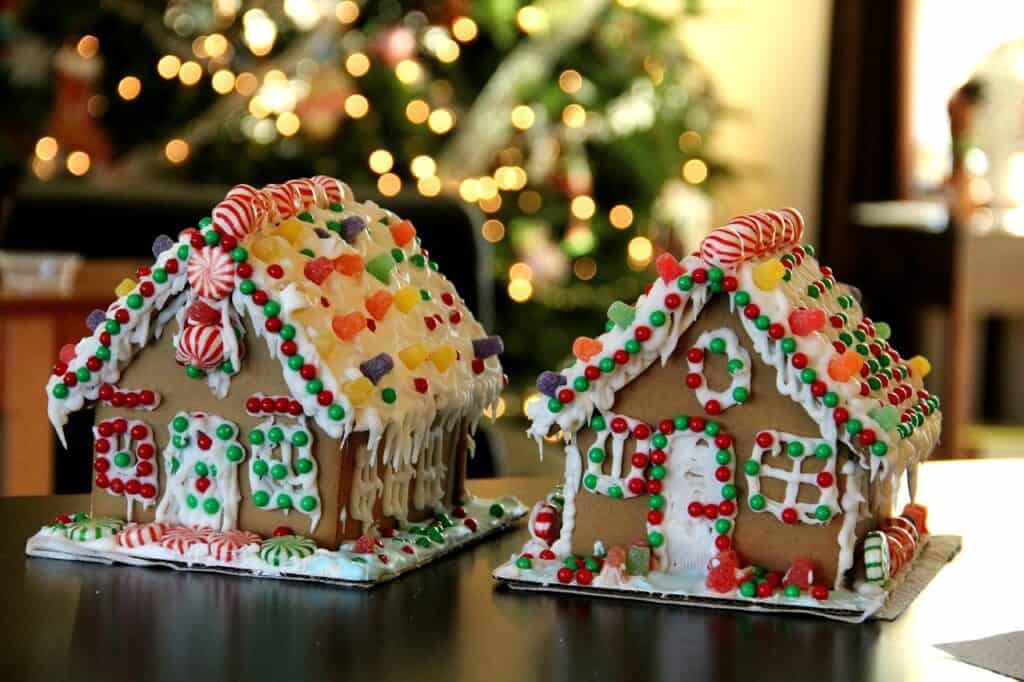 gender reveal gingerbread-house